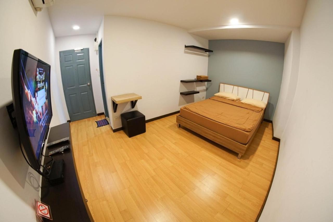 Inn Trog And Inn Soi (Adults Only) Bangkok Exteriör bild