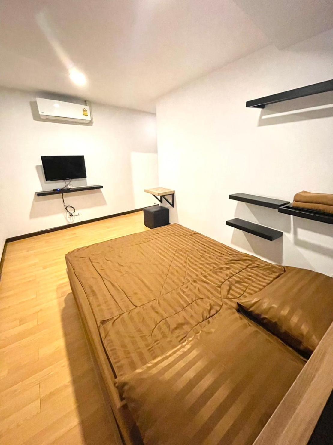 Inn Trog And Inn Soi (Adults Only) Bangkok Exteriör bild