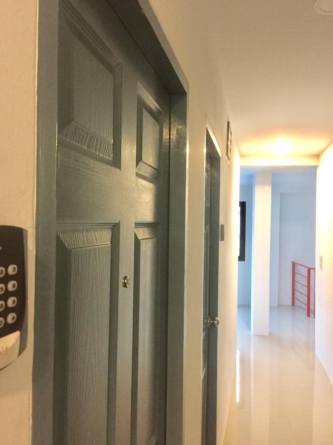 Inn Trog And Inn Soi (Adults Only) Bangkok Exteriör bild